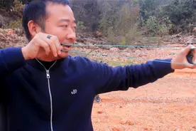 弹弓速射破吉尼斯纪录很难吗？小伙试了一下才知道视频封面
