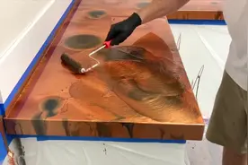 厨房台面旧了可以翻新，用环氧树脂刷一遍比以前还漂亮视频封面