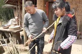 农村四哥：王四挥汗如雨，种了9根山竹树苗，信心百倍保证能活视频封面