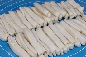 手把手教你在家做手擀面，口感劲道爽滑，记住诀窍比拉面还好吃