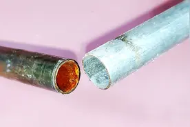 2根镀锌铁管一样粗，都没有螺纹怎么接一起？这个方法简单又实用
