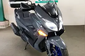 铃木休旅踏板车400到货，配ABS，座桶空间不小，听听声浪如何？视频封面