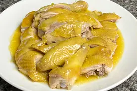 电饭锅焗鸡的做法，原汁原味，嫩滑多汁，太香太好吃了