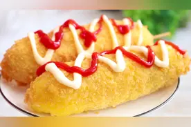 自制芝士热狗棒，只要掌握这几点，你也能做出酥脆拉丝的网红小吃