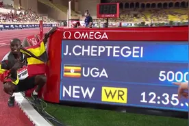 12分35秒36！乌干达选手破男子5000米世界纪录视频封面