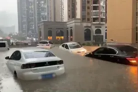 天气骤变！贵州毕节遭遇极端恶劣天气，冰雹、大风、暴雨全部来袭视频封面