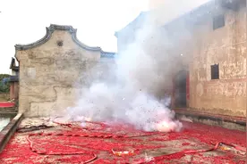 广东农村双胞胎兄弟同时考上清华全村人都为他俩庆贺，十分热闹！视频封面