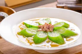 爽口丝瓜配上金银蛋，简单食材吃出高级感视频封面
