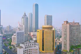 江苏省无锡市，傍晚18时30分，无锡市中山路，无锡梁溪区，崇安区视频封面