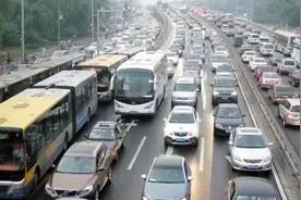 再过二十几天，北京限行政策变动，违者罚200扣3分，外地车小心！视频封面