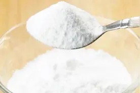 赶紧把小苏打涂在脚上，这作用解决了朋友们的难言之隐，厉害视频封面