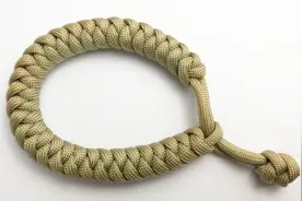 最简单的一种金刚结手链编法，一看就会视频封面