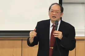 傅佩荣：随顺他人还是坚持自我？人到中年，更高的境界在于六个字视频封面
