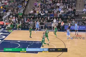 【森林狼队赛季回顾】压哨球集锦，马利克·比斯利奔袭前场射三分视频封面