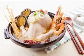 明朝未年，女真人借助人参贸易，实现了铁器的普遍使用