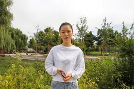 假乞丐惨遭当面揭穿，原来都是这样伪装的，令人震惊视频封面