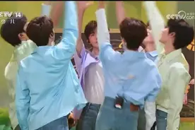 听时代少年团演唱《红蜻蜓》，愿每个人都能迎来自己的高光时刻