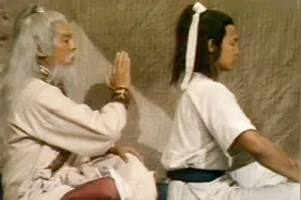 傻姑娘遭女魔头欺负，谁料她背后隐匿着隐世高人，魔头都甘拜下风视频封面