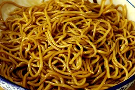 葱油拌面最好吃的做法，香味浓郁，爽滑劲道，吃了还想吃视频封面