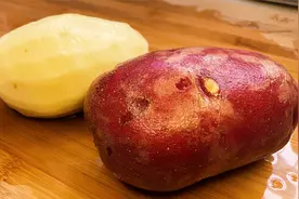 一颗红皮土豆，搭配一个红洋葱，教你新吃法，做法简单，营养解馋视频封面