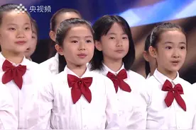 银河少年合唱团演唱《孤勇者》，稚嫩的嗓音，直击人心的力量视频封面