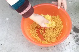 偶然的机会，钓鱼老前辈传授一个走水河打窝子的方法，简单又实用