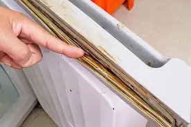 不管冰箱封条多黑多脏，教你清洁妙招，彻底去除霉斑，方法太棒了视频封面