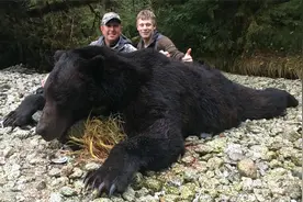 狙击枪狩猎几百斤的俄罗斯黑熊