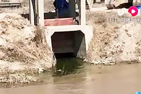 聊城莘县古云镇，河水井水散发恶臭，网友：生化武器？视频封面
