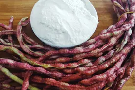 一把豆角，一碗面，教你做家常豆角贴饼，饭菜一锅出，太省事了视频封面