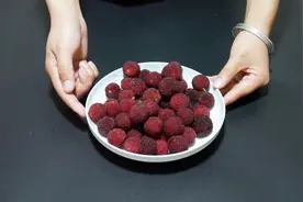 杨梅别直接放冰箱了，教你保存妙招，放很久都不坏，省钱又实用视频封面