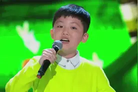 歌声的翅膀：小男孩献唱《小小少年》，音准完全零瑕疵，厉害！视频封面