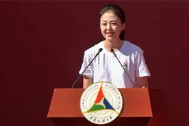 愿你我青春灿烂，成为挺立的白杨！2020中传新生代表小姐姐发言视频封面