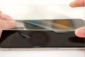 手机贴膜，别花钱找人贴，教你5分钟贴好，学会都可以出门摆摊了视频封面