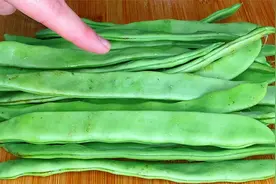 扁豆角有人焯水，有人直接炒，难怪不好吃，饭店大厨来教你如何做