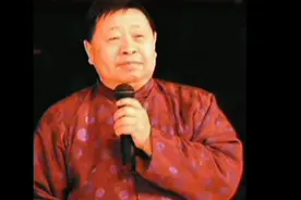 马东爆料：父亲马季从不正眼瞧母亲，竟只因害羞视频封面