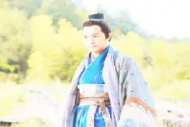 郭靖一心想把杨过培养成才，为何始终没有教杨过武功！