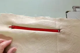 新手不会给口袋上拉链？老师傅教你一种简单易学的方法视频封面