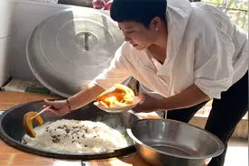 74岁二舅教你捞米饭做法，粒粒松散，日子不紧不慢，每天好好吃饭视频封面