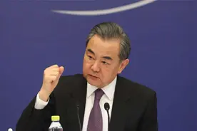 美军撤离阿富汗，目的是为对付中俄？3日，王毅给美国敲响警钟视频封面