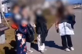 女子穿和服在洱海生态廊道拍照 路人大喊“滚出大理”视频封面