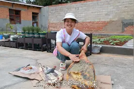 好久没有吃五花腊肉了，先炸后煮太香了视频封面