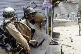 巴铁惨败了？印度称击落了巴铁F-16，巴居民把飞行员当场打死视频封面