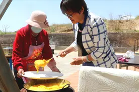 内蒙特色美食“酸粥”，五种辅料搭配减肥败火，做一大锅奢侈一回