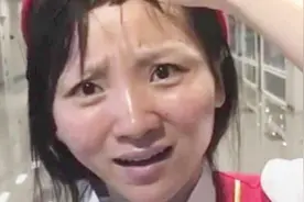 因抖音走红的“最丑空姐”，妆前妆后判若两人，网友：人不可貌相视频封面