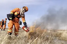 御烈火于国门之外！中蒙边境一线打通25公里防火隔离带视频封面