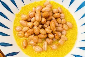 入秋后要多吃小米，加1把花生米，教你没吃过的做法，健脾还养胃