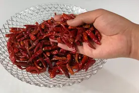 切完辣椒手很辣怎么办？教你如何快速去除烧手感，方法简单效果好