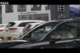 40万级美系豪华SUV巅峰之争 福特探险者VS凯迪拉克XT6视频封面