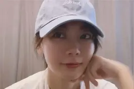 香港市区徒步，结果脚被磨出俩泡，新买了跑鞋优惠券省了近一半